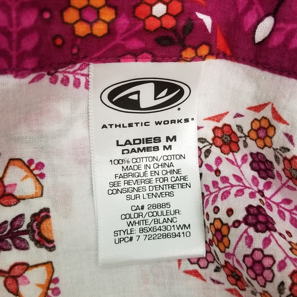 ๐จ๐ฆ V-Neck Snowflake Tunic Top - Picture 8 of 8